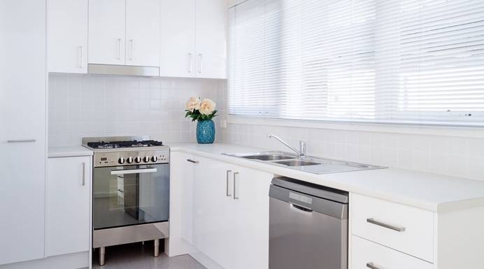 Белая кухня - за или против?