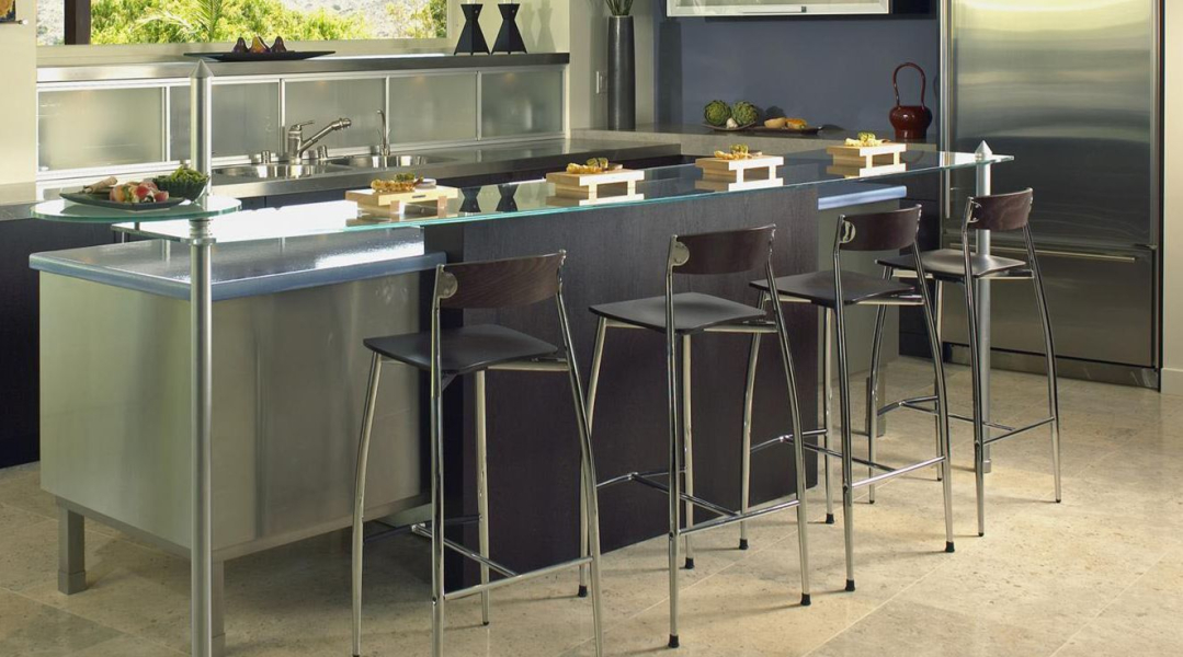 Модные стулья для кухни 2021: которые покупают прямо сейчас