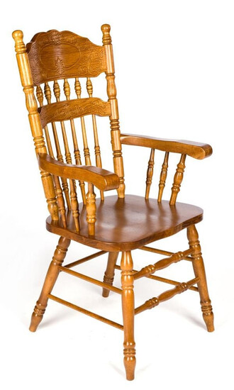 Стул с подлокотниками деревянный 828 A (Дуб в красноту)