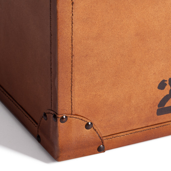 Столик - сундук Secret De Maison TRUNK ( mod. 2008 ) дерево манго/кожа буйвола, 40 х 40 х 45 см, Античный светлый фото № 11